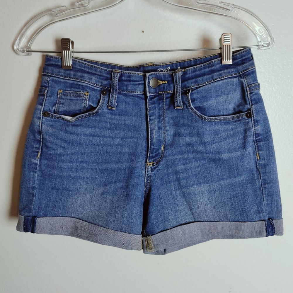 Universal Thread Women's Mid Rise Rolled Cuff Jean Shorts, Size 4/27
